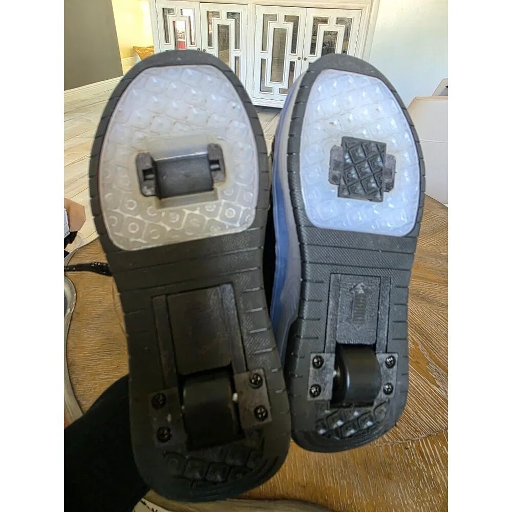 Big Kids Black Ainvlenan Light-Up Roller Sneakers‎ Skates, EU Size 35, US 4.5 B2